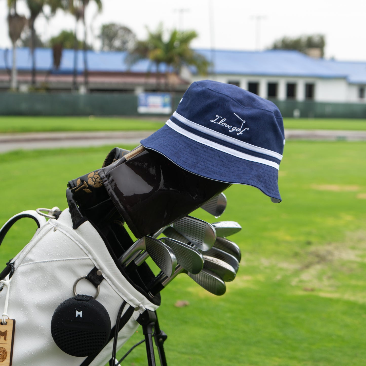 I hate golf ⇄ I love golf Reversible Bucket Hat